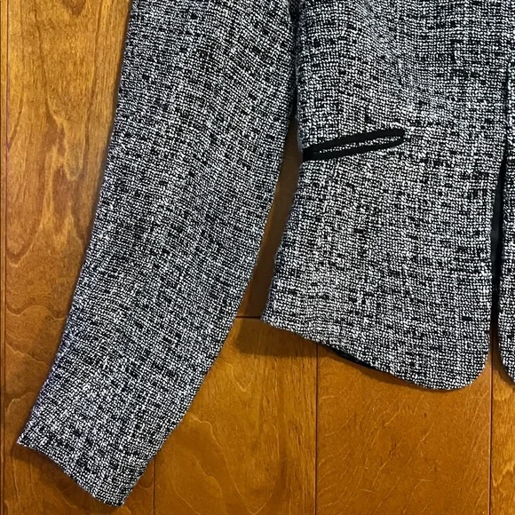 H & M Tweed Blazer Size 2 Black White Office Career Academia Work Capsule Formal - Picture 4 of 10
